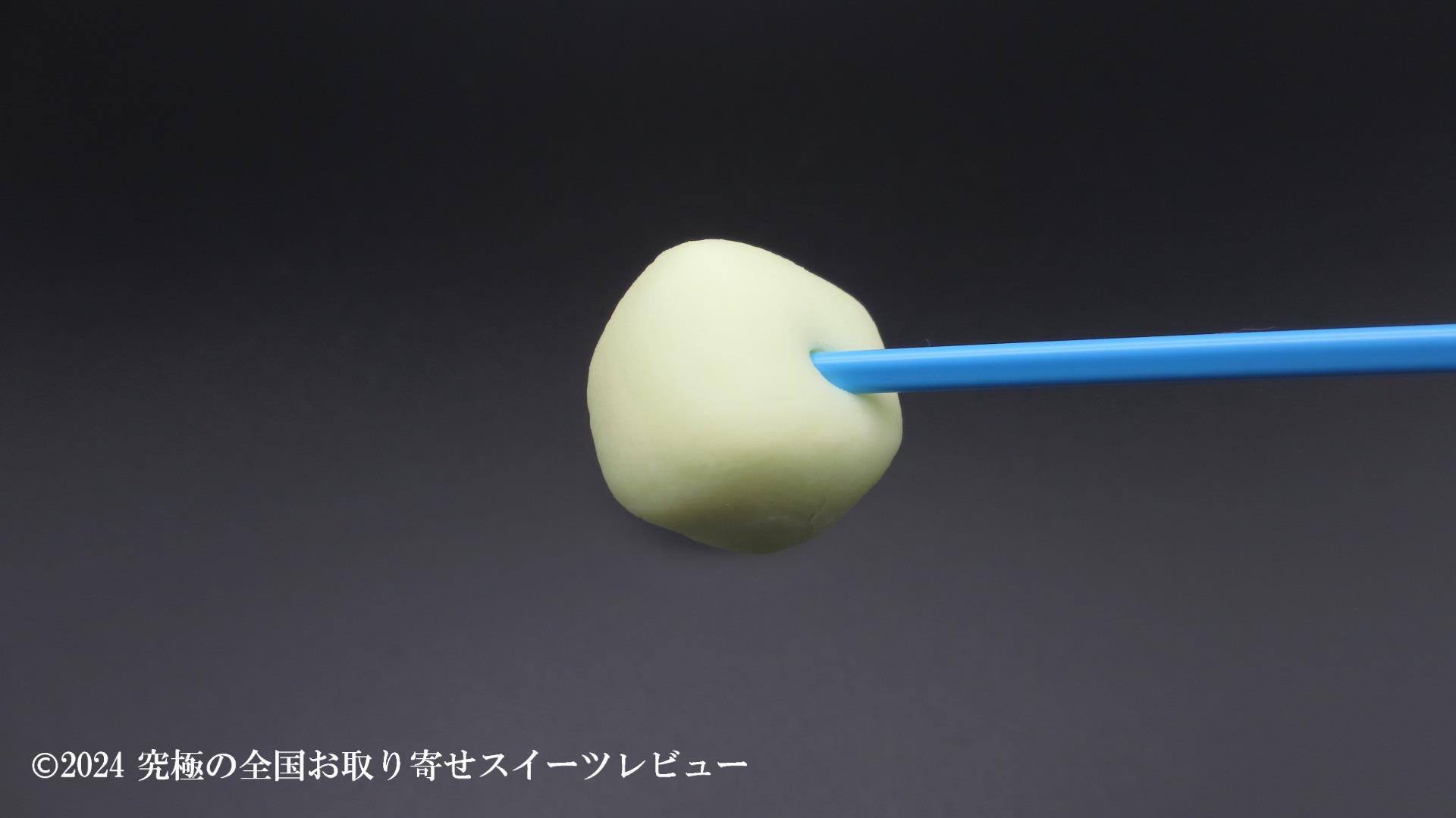 レアチョコレート ナイアガラを食べる瞬間の画像